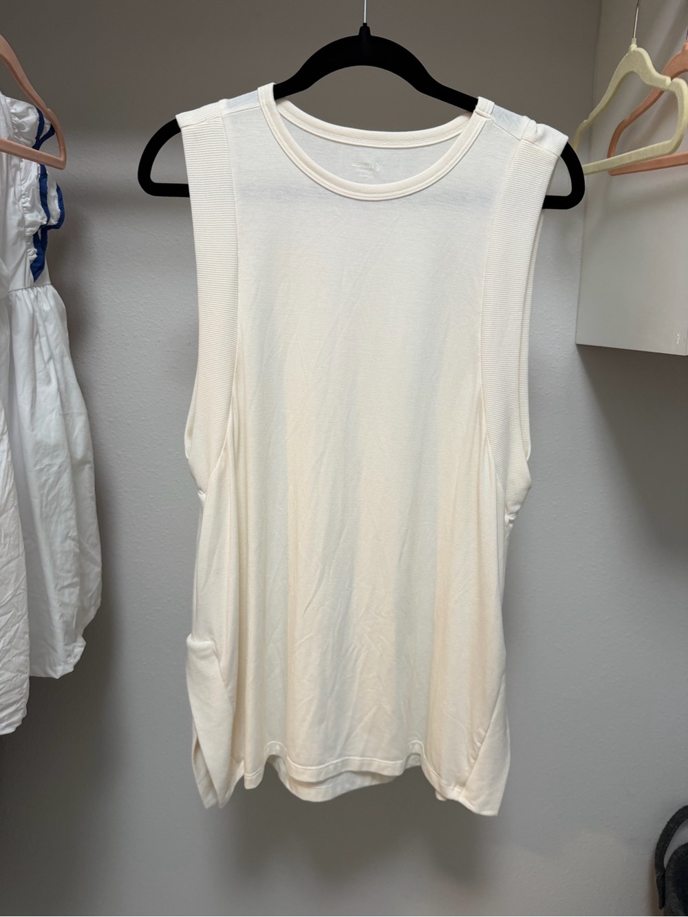 Old Navy Cream Sleeveless Rib-Detail Tank Top